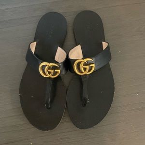Black Gucci sandal in great condition